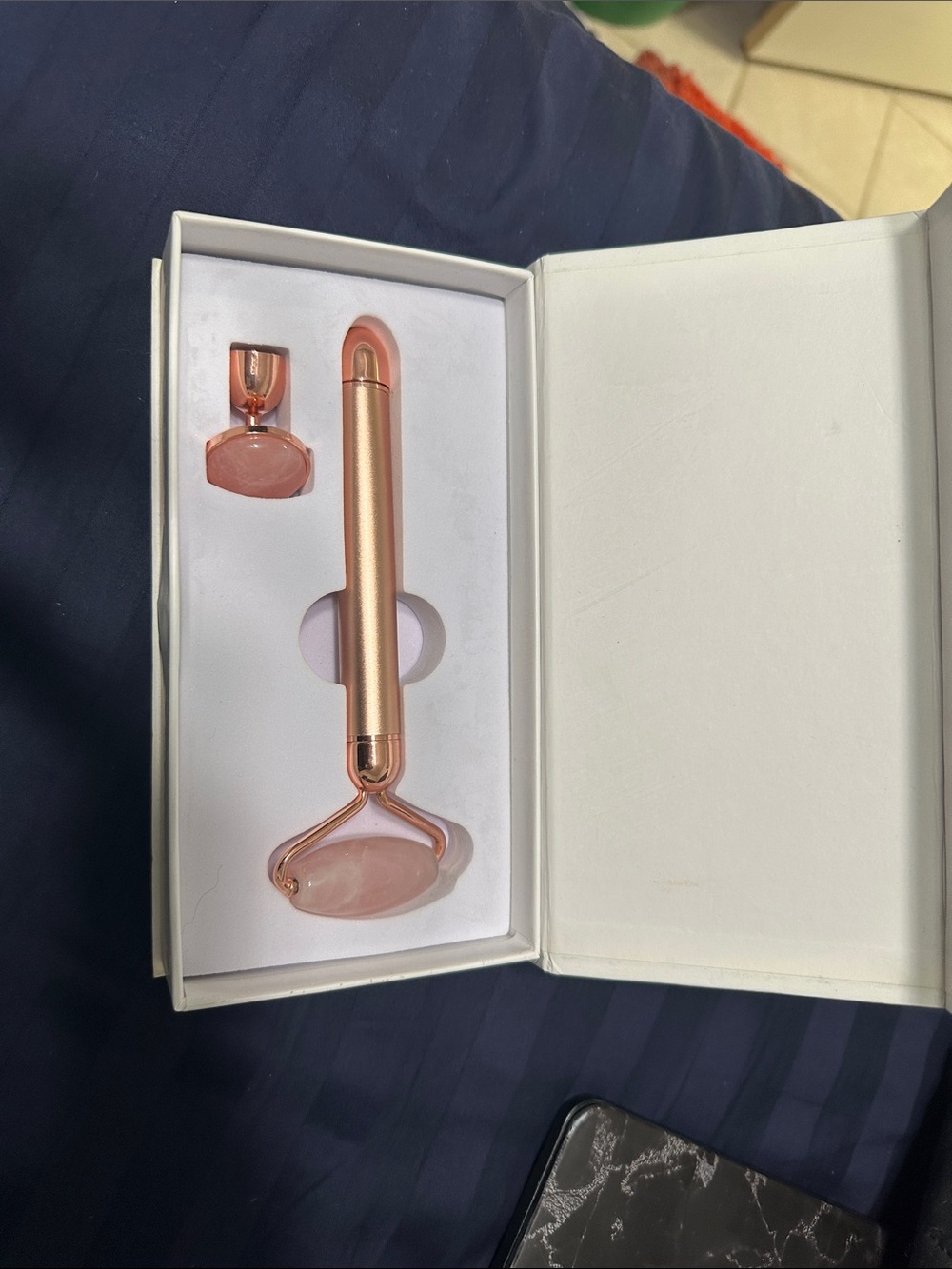 Electric Rose Quartz Facial Roller - Pink